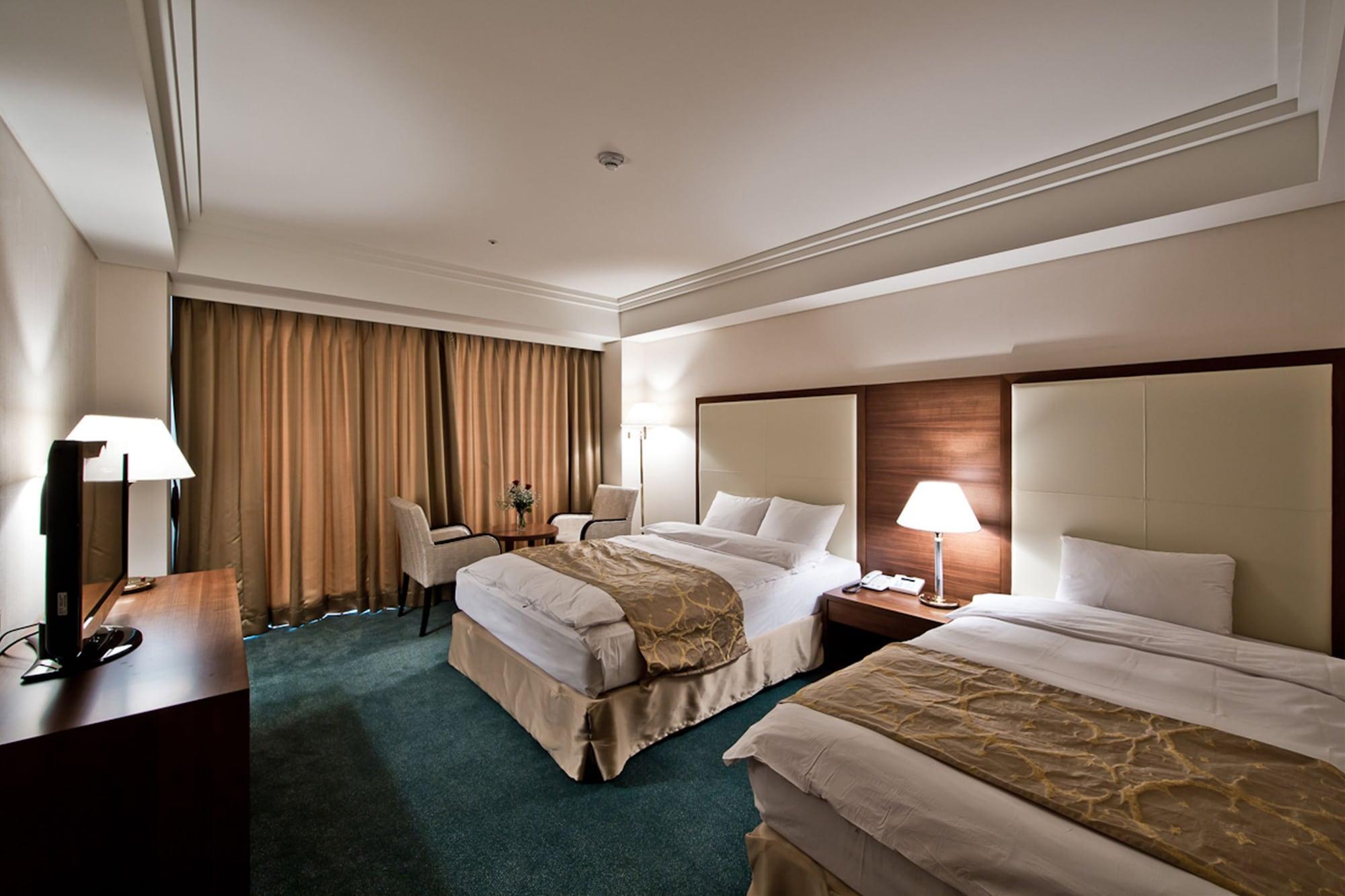Hotel Hyundai by Lahan Mokpo Yeongam Bagian luar foto