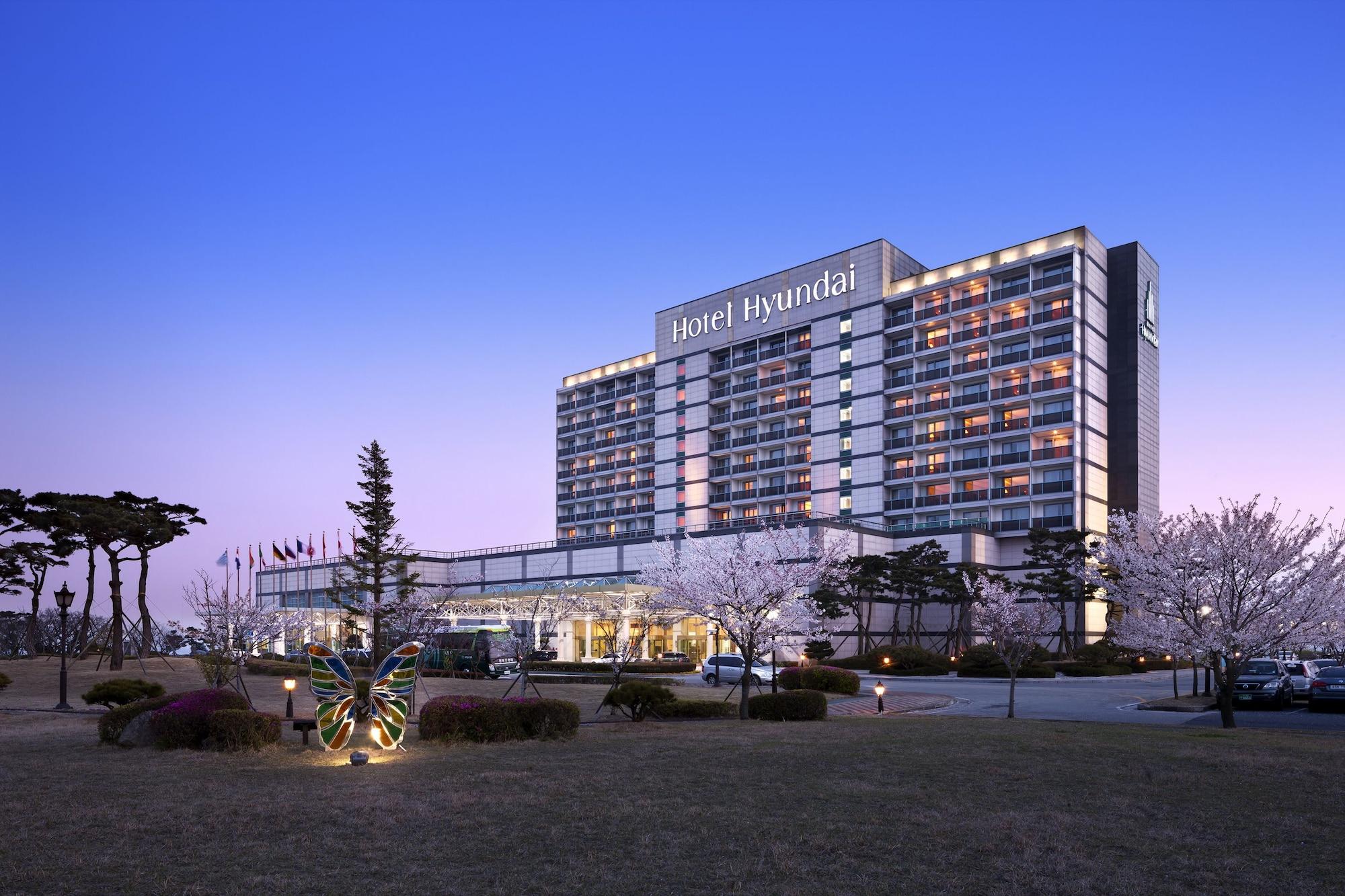 Hotel Hyundai by Lahan Mokpo Yeongam Bagian luar foto